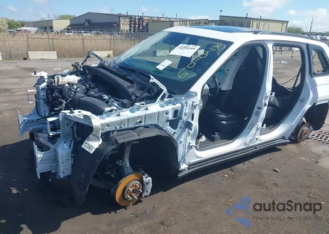 2025 Jeep Grand Cherokee Limited 4X4 z USA, uszkodzony, nr VIN 1C4RJHBGXSC273106